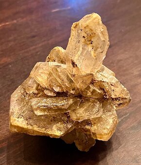 Minerály / sádrovec / - 2