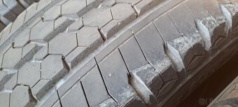 Predám 4ks jazdené letné 215/75r16C Matador na dodávku - 2