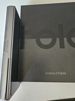 Predám na diely Samsung galaxy Z Fold4 - 2
