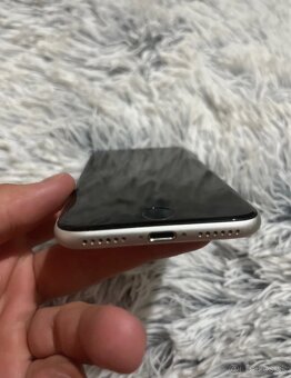 Iphone 2020 64gb plne funkčny - 2