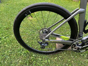 MERIDA REACTO DISC 5000 matná šedá metalíza(čierny/zelený) - 2
