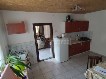 ZNÍŽENÁ CENA Bývanie v dome v nádhernej lokalite, … - 2