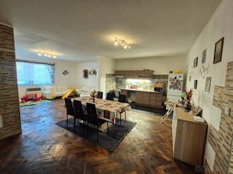 Priestranný bytový dom na predaj v obci Pohronský Ruskov - 2