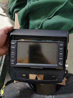 Predám ramik na 2 dinove rádio na peugeot 4007 - 2