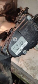 Elektrický plynový pedál - 2