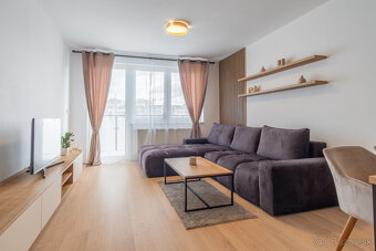 Na prenájom 2-izbový byt v Poprade s parkovacím miestom - 2