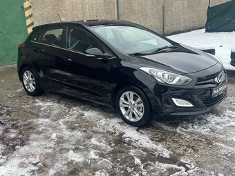 Predám Hyundai i30 1.4 i len 113000 km rv:  2014/7 - 2