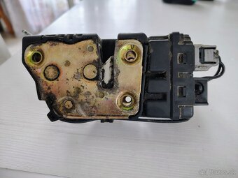 Zámok kufra Jeep Cherokee Kj - 2