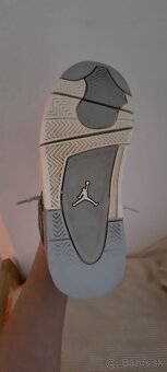 Jordan 4 frozen moments - 2