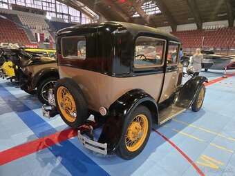 Ford model A sedan - 2