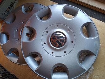 15" originálne puklice Volkswagen. - 2