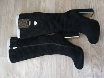 čierne semišové čižmy č.35 - 2