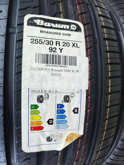 255/30 R20 BARUM Bravuris 5HM - 2