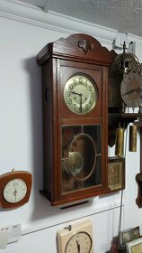 Predám funkčné polbicie nástenné hodiny Artdeco 1920 gong 99 - 2