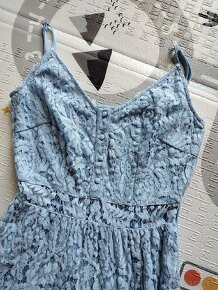 Modré čipkované šaty - 2
