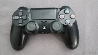 Predám PS4 Slim 1TB + HRY - 2