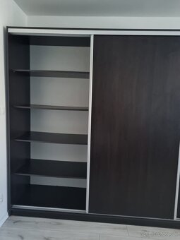 Nadštandardná ROLLDOR šatníková skriňa 200cm dekor Dub Wenge - 2