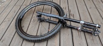 Vidlica Rock Shox Boxxer 27,5 , predstavec, koleso - 2