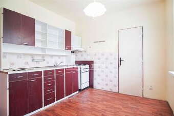 Veľký 2-izbový byt s balkónom v širšom centre, Nové... - 2