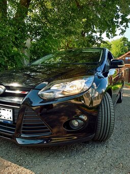 Predám FORD FOCUS sedan - 2