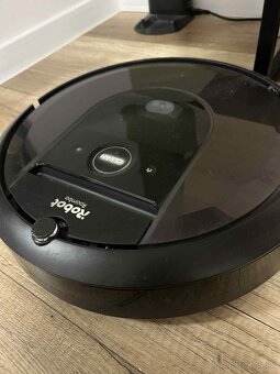 Robotický vysávač iRobot Roomba i7 - 2