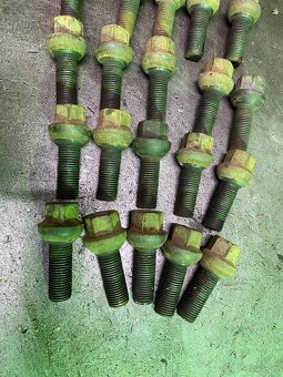 Predám 20ks originál šróby do kolies do VW sharan - 2