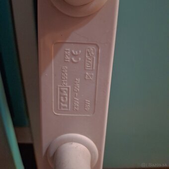 elektrický nástenný sušiak na uteráky - 2