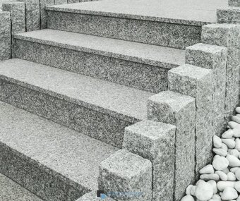 Zulove schody sive - 2