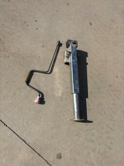 Oporna noha na vlecku - 2