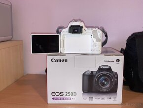 Canon EOS 250D - 2