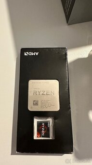 AMD Ryzen 7 3700X, Wraith Prism chladič - 2