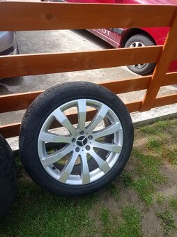 Letná sada Mercedes R19. - 2