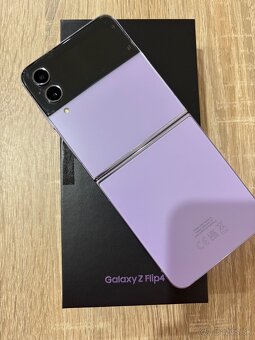 Samsung Z Flip4 - 2