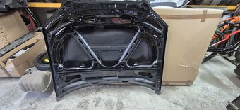 Predám prednu kapotu na Audi A4 B7 - 2