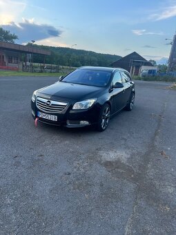 Predám Opel Insignia 4x4 opc line - 2