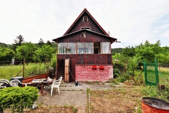 ABSOLUTE REAL / ZÁHRADA 437 m2, BA DNV, CHATA,ELEKTRINA,VODA - 2