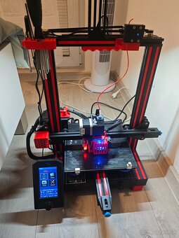 3D tlačiareň Ender 3v2 upravená - 2