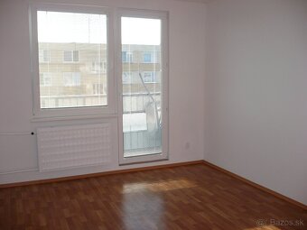 Garzónka-Prenájom-Zlaté Moravce - 2