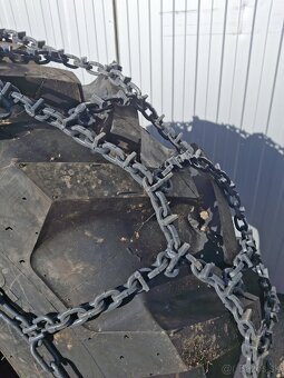 Predám komunálne žiletkové snehové reťaze na traktor - 2