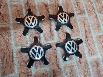Hviezdicové pukličky krytky kolies do AUDI elektrónov - 2