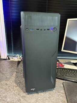 Dizajnový kancelársky počítač /Intel i5-2320 / 8GB RAM / SSD - 2