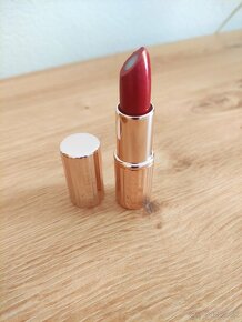 Rúže na pery a púder - 2