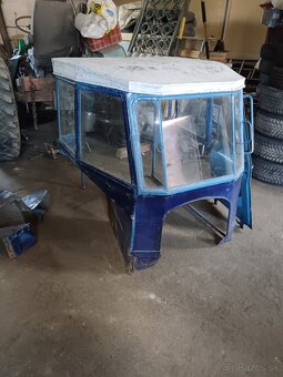 Predám na traktor Zetor 3011  Kabinu - 2