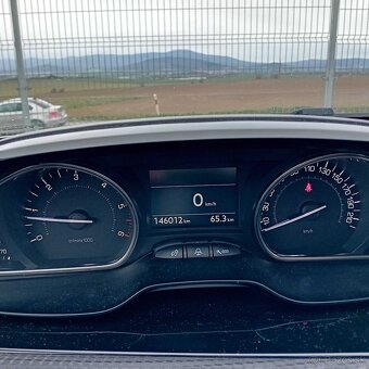 PEUGEOT 2008 1.6 HDI MANUÁL 73kW - 2