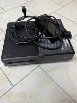 Predám hernú konzolu Xbox One,ovládač,konect,sluchátka,hry.. - 2