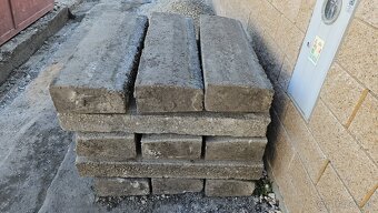 Darujem cestné obrubníky - 2