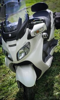 Predám Suzuki Burgman executive 650 r.v. 2012 - 2