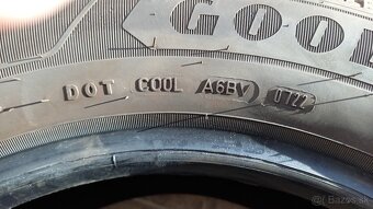 Goodyear EfficientGrip Cargo 215/65R16C 109/107T - 2
