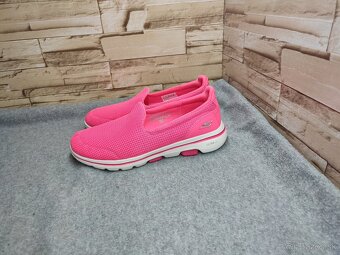 Skechers 37 - dámske ružové našuchovačky - 2