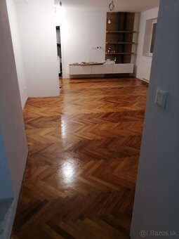 Pokládka podlahy a montáž dverí, renovácie parkiet - 2